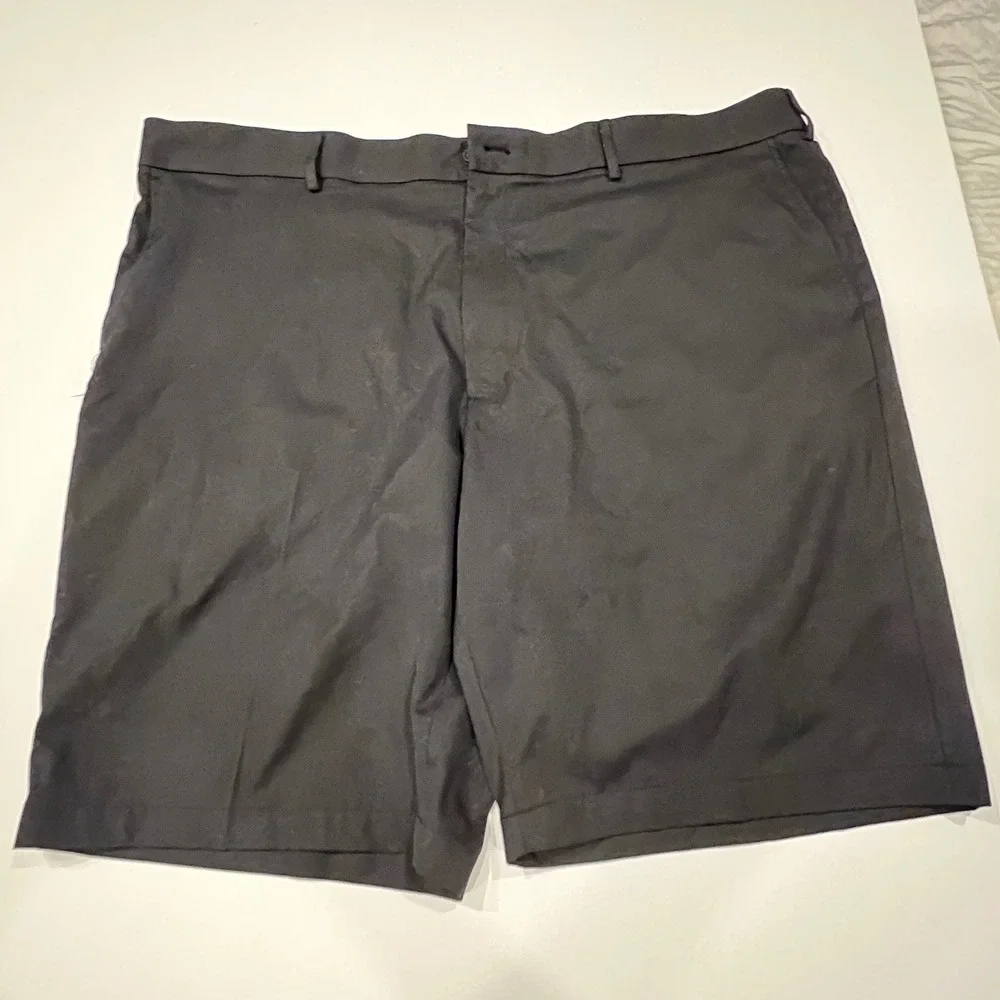 Walter Hagen 11 Mens Black Flat Front Golf Shorts Size 46 Polyester Performance